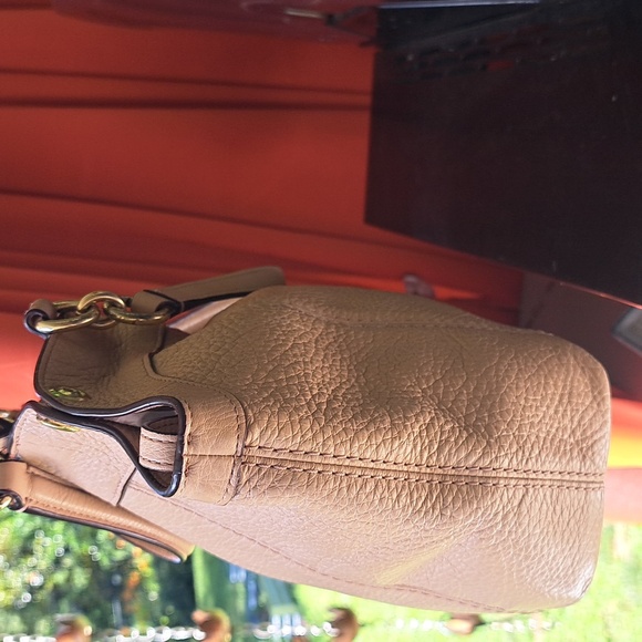 Coach Kelsey Cream Soft Leathet Satchel, Shoulder or Crossbody GUC - Picture 4 of 10